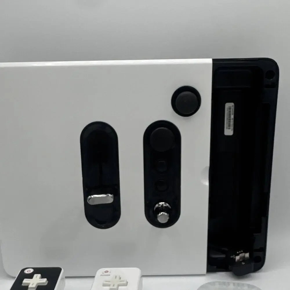 Nintendo Wii Remote RVL-003 Wireless Motion Controllers Black/White + Case